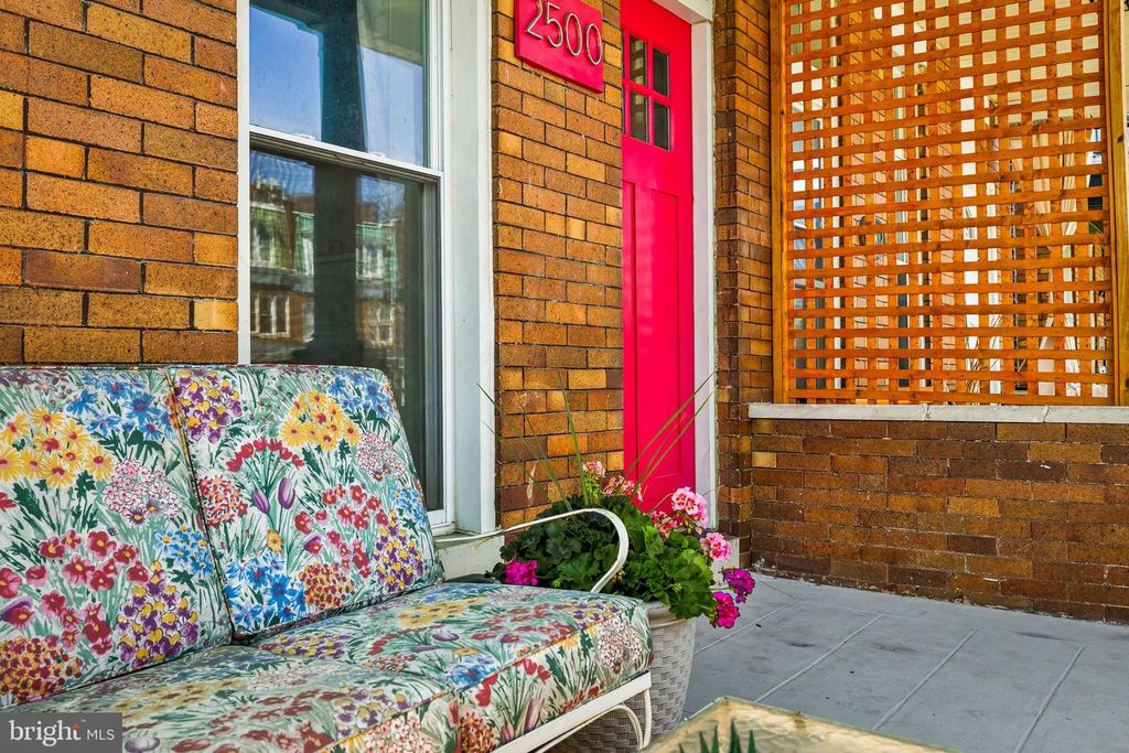 Image 6 of property listing at 2500 BROOKFIELD AVE, Baltimore, MD 21217