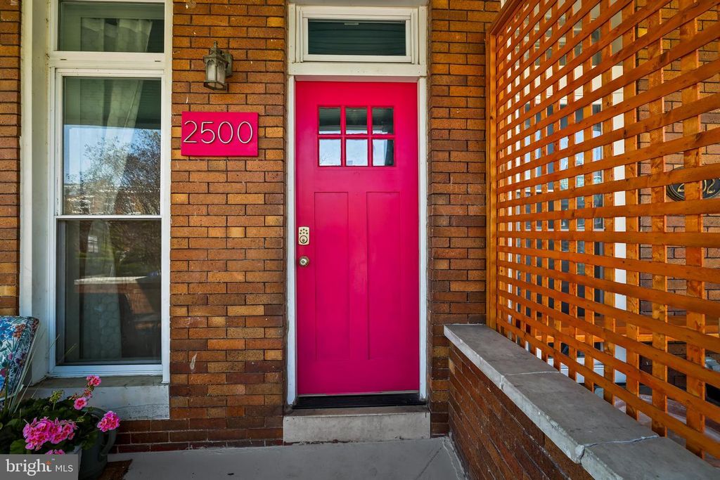 Image 7 of property listing at 2500 BROOKFIELD AVE, Baltimore, MD 21217