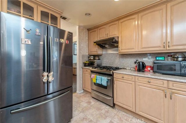7740 Sewell, Fontana, CA 92336