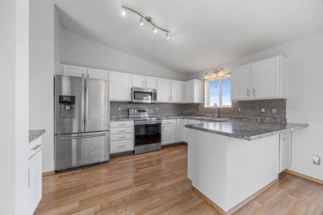 476 Maple Point Boulevard, Mapleton, ND 58059