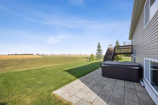 476 Maple Point Boulevard, Mapleton, ND 58059