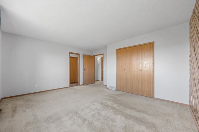 476 Maple Point Boulevard, Mapleton, ND 58059