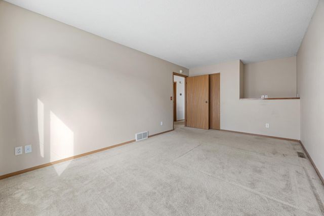 476 Maple Point Boulevard, Mapleton, ND 58059