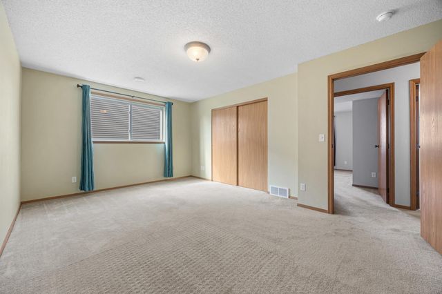 476 Maple Point Boulevard, Mapleton, ND 58059