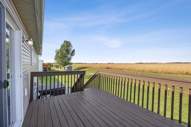 476 Maple Point Boulevard, Mapleton, ND 58059