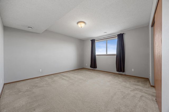 476 Maple Point Boulevard, Mapleton, ND 58059