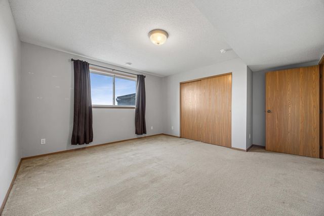 476 Maple Point Boulevard, Mapleton, ND 58059