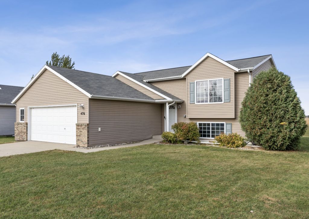 476 Maple Point Boulevard, Mapleton, ND 58059