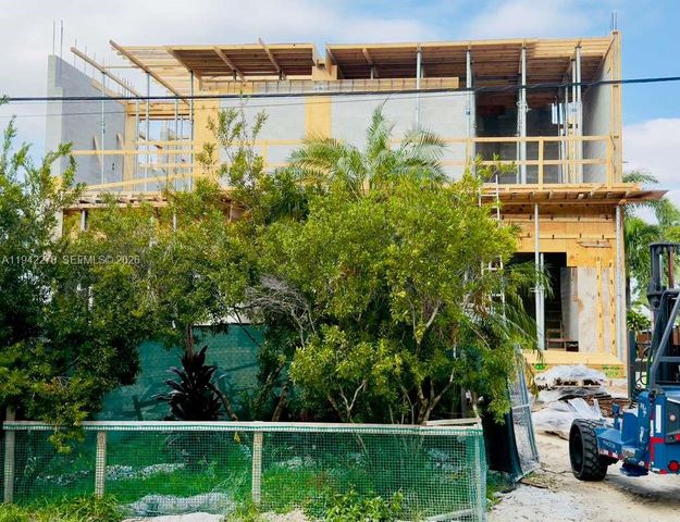 2377 SE 15th Street, Pompano Beach, FL 33062