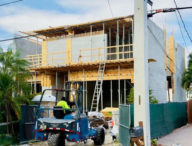2377 SE 15th Street, Pompano Beach, FL 33062