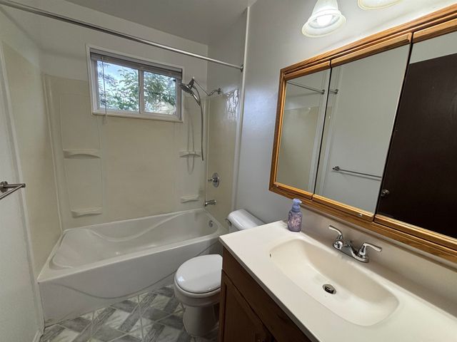 2222 Nebraska Avenue, Saginaw, MI 48601