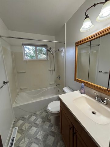 2222 Nebraska Avenue, Saginaw, MI 48601