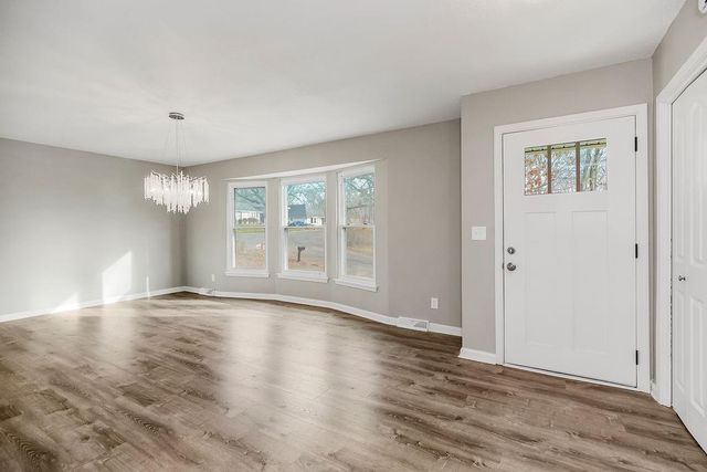 6912 N Madison Avenue, Kansas City, MO 64118