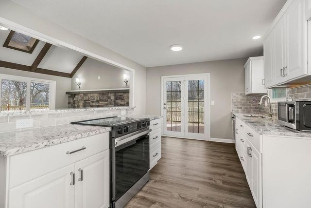 6912 N Madison Avenue, Kansas City, MO 64118