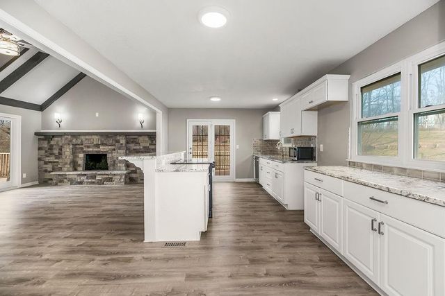 6912 N Madison Avenue, Kansas City, MO 64118