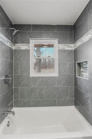 6912 N Madison Avenue, Kansas City, MO 64118