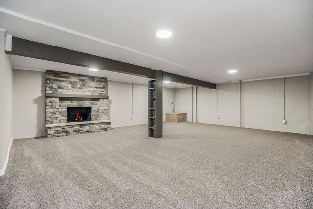 6912 N Madison Avenue, Kansas City, MO 64118