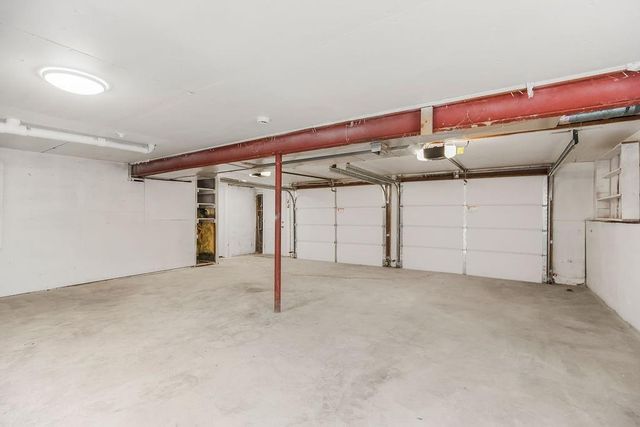 6912 N Madison Avenue, Kansas City, MO 64118