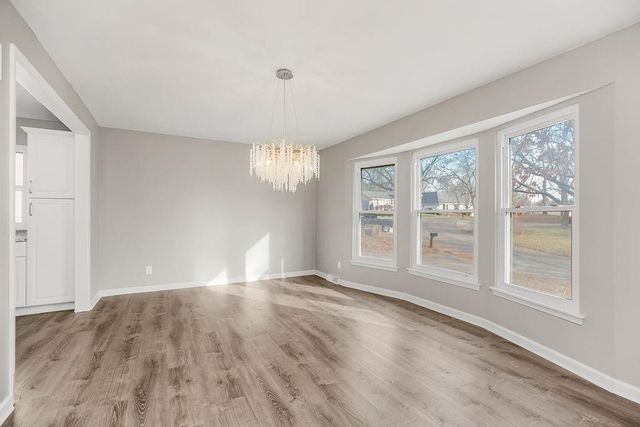 6912 N Madison Avenue, Kansas City, MO 64118