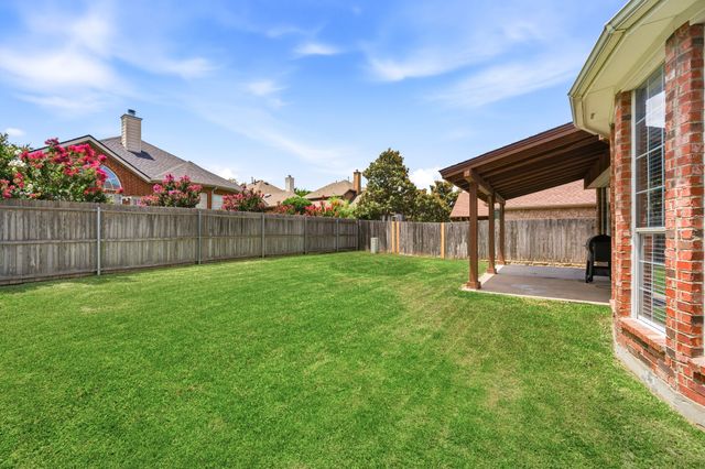 9113 Chardin Park Drive, Fort Worth, TX 76244