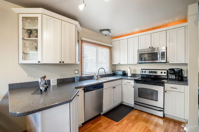 9480 William Street, Taylor, MI 48180