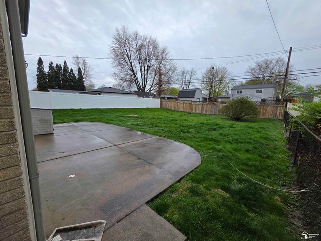 9480 William Street, Taylor, MI 48180