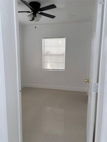 5635 Grant Street, Hollywood, FL 33021