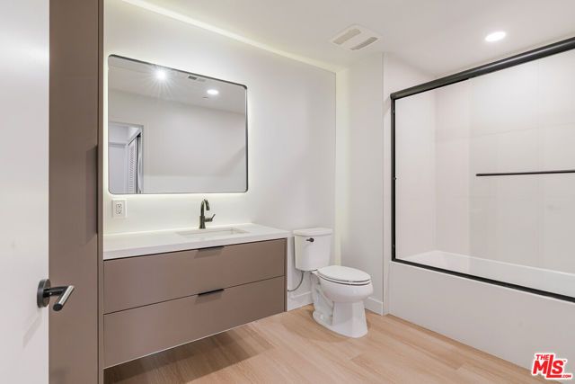 10601 Washington Boulevard 203, Culver City, CA 90232