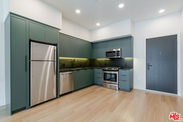 10601 Washington Boulevard 203, Culver City, CA 90232