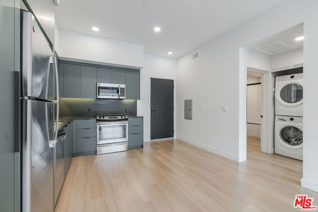 10601 Washington Boulevard 203, Culver City, CA 90232