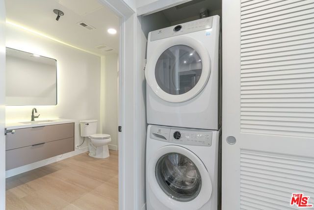 10601 Washington Boulevard 203, Culver City, CA 90232