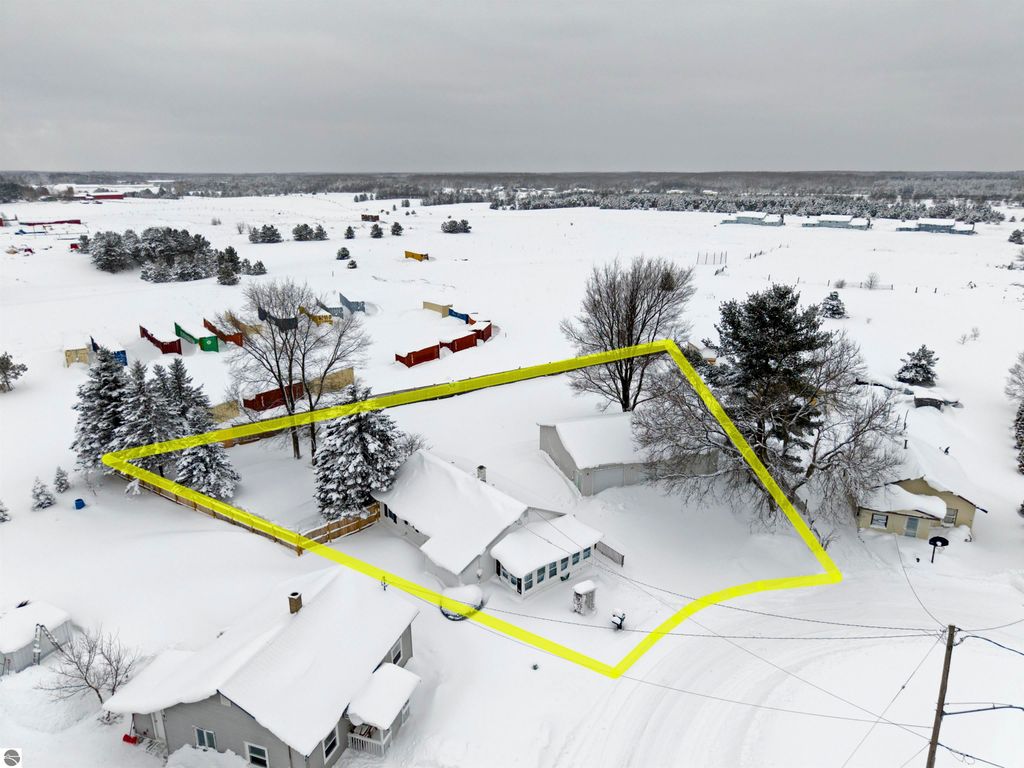 Image 2 of property listing at 10089 Otis Drive, Mancelona, MI 49659