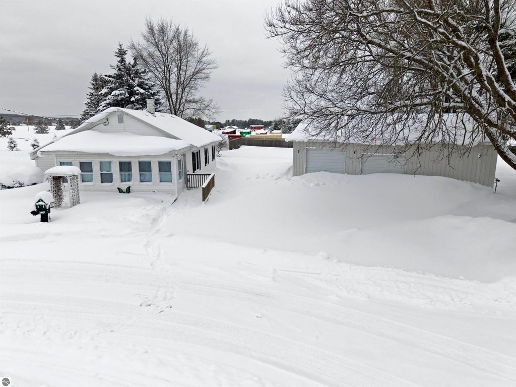 Image 34 of property listing at 10089 Otis Drive, Mancelona, MI 49659