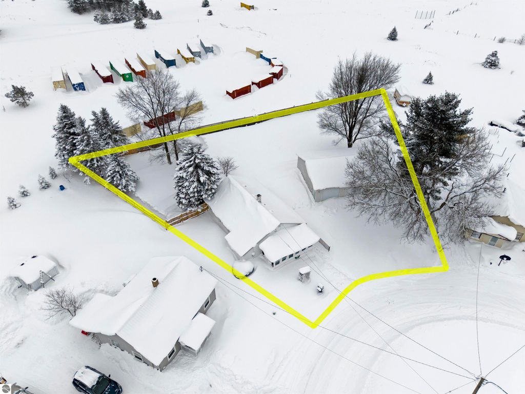 Image 4 of property listing at 10089 Otis Drive, Mancelona, MI 49659