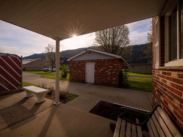 118 Maroney Lane, Shrewsbury, WV 25015