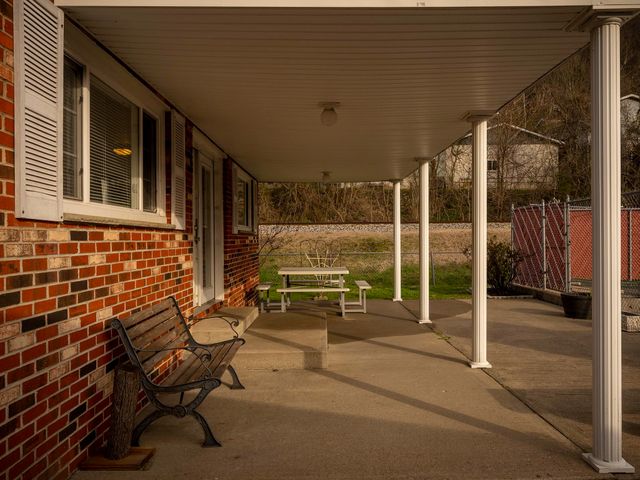 118 Maroney Lane, Shrewsbury, WV 25015