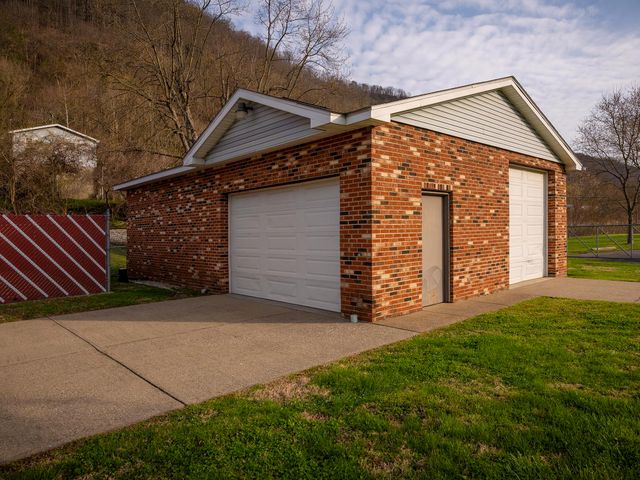 118 Maroney Lane, Shrewsbury, WV 25015
