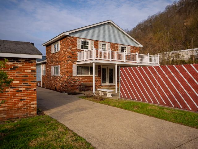 118 Maroney Lane, Shrewsbury, WV 25015