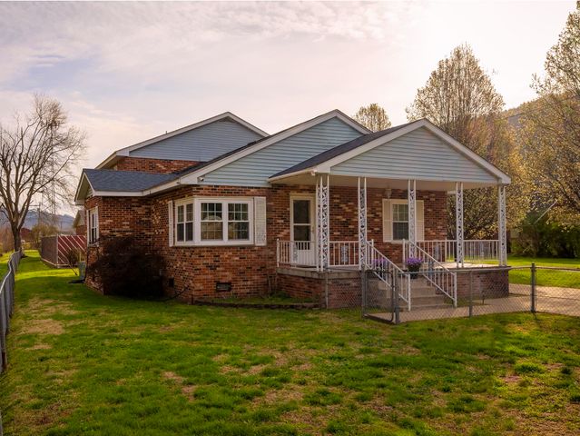 118 Maroney Lane, Shrewsbury, WV 25015