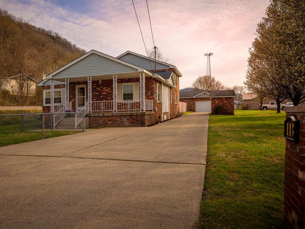 118 Maroney Lane, Shrewsbury, WV 25015
