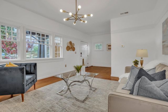 4618 Walnut Street, Oakland, CA 94619