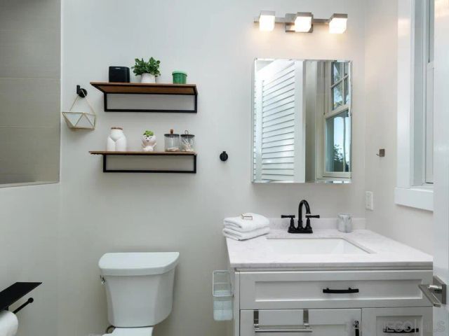 120 I Ave, Coronado, CA 92118