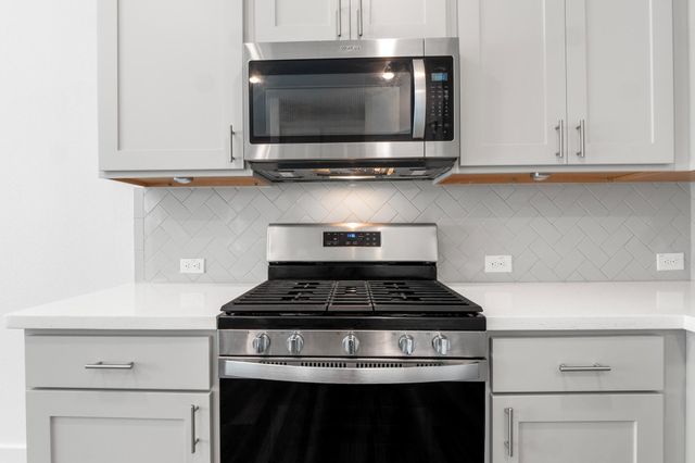 225 Lambert ST, Leander, TX 78641