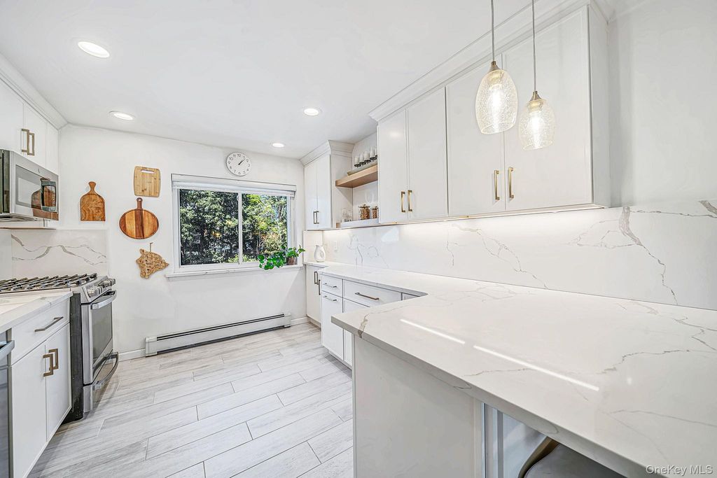 105 Prime Avenue F4, Huntington, NY 11743 — photo 3