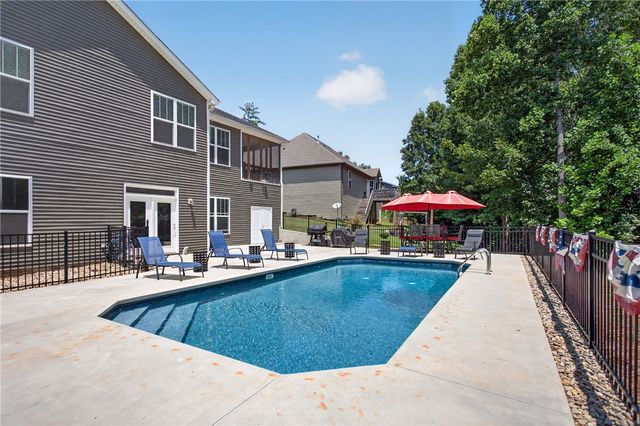 711 Barnes Road, Seneca, SC 29672