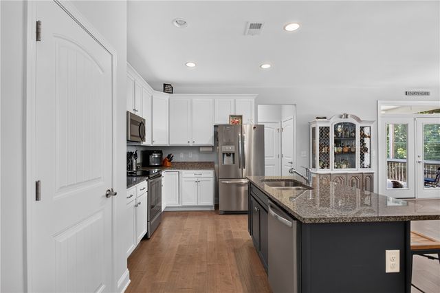 711 Barnes Road, Seneca, SC 29672