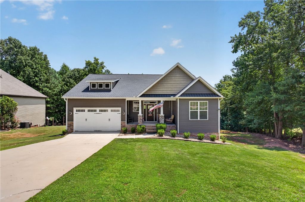 711 Barnes Road, Seneca, SC 29672