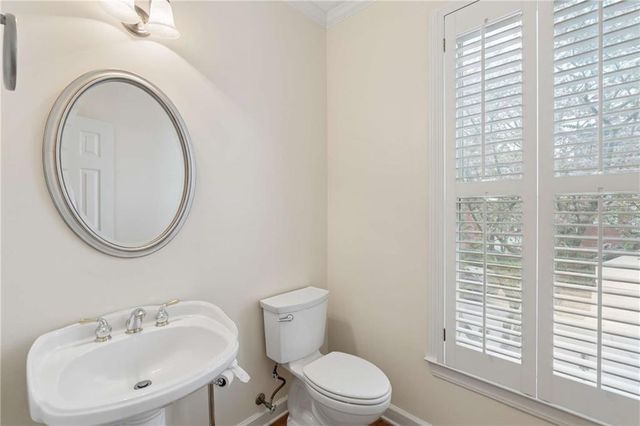 610 Vinings Estates Drive SE B12, Mableton, GA 30126