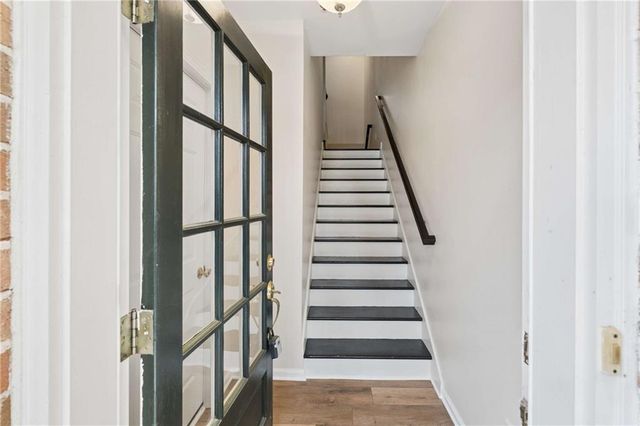 610 Vinings Estates Drive SE B12, Mableton, GA 30126