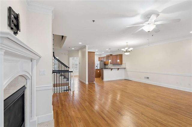 610 Vinings Estates Drive SE B12, Mableton, GA 30126